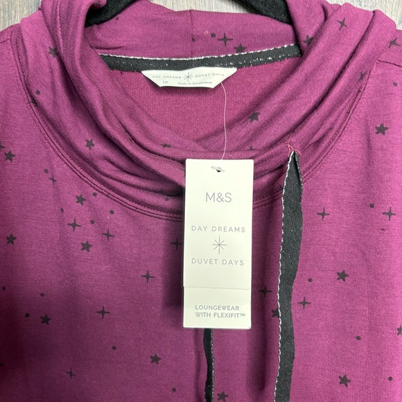 b💙2/$40💙NWT Mark & Spencer Star Printed Maroon Cowl Neck Sweater Size 16/XL - Picture 8 of 14